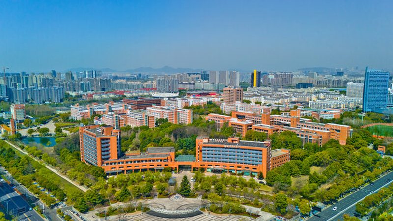 深圳电路板定制：揭秘定制化生产背后的技术秘密