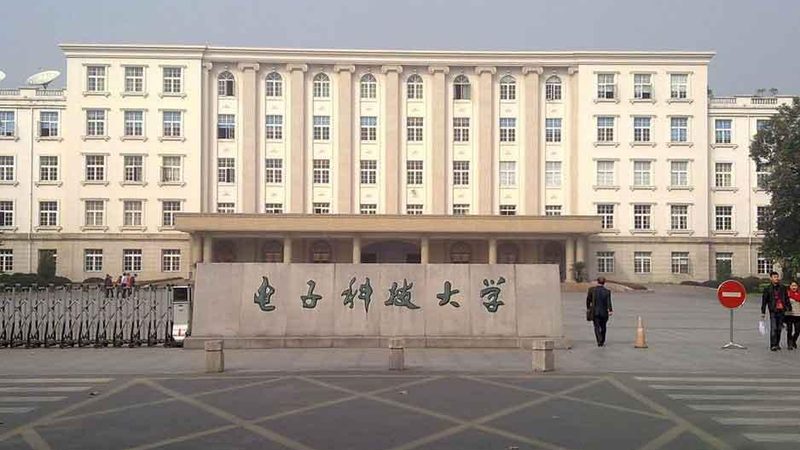电阻与电容：揭秘它们在电子电路中的不同应用