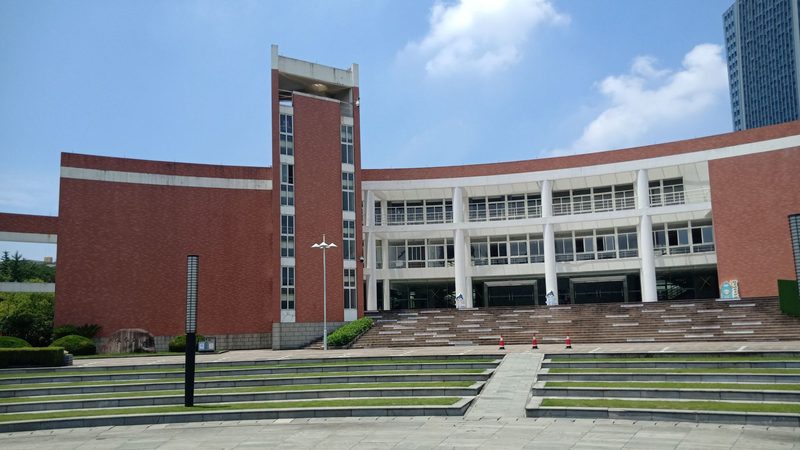 深圳汽车电子配件厂家排名：揭秘行业实力与选择标准