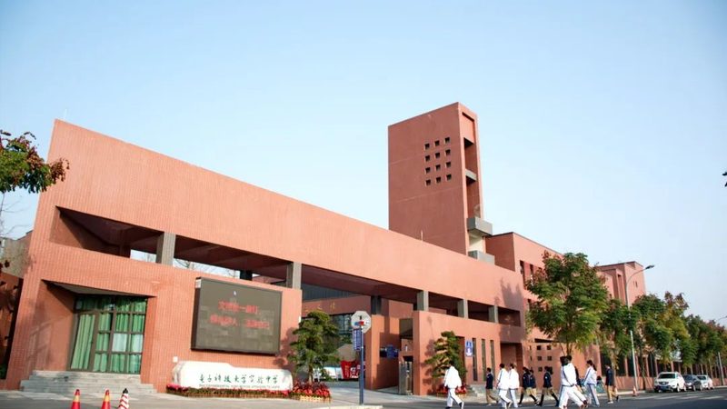 电子配件与元器件：两者的本质区别与应用场景
